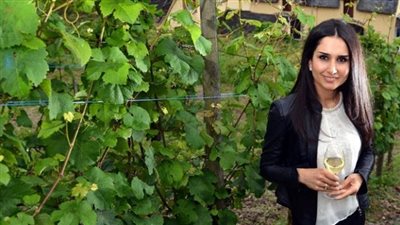 بالصور.. لاجئة سورية تتوج بلقب 