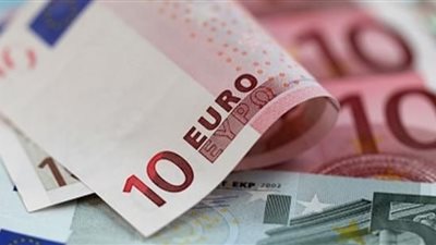 اليورو يسجل 9.75 جنيه في تعاملات اليوم 