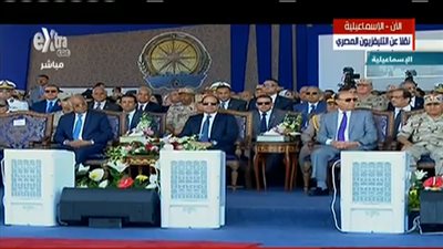 السيسي يستمع لفيلم تسجيلي عن ذكرى افتتاح قناة السويس الجديدة