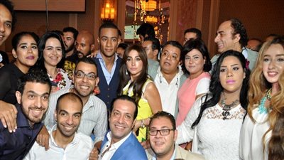 بالفيديو.. فريق عمل 