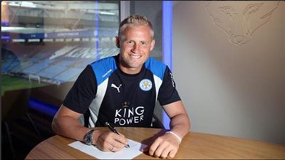 رسميًا.. ليستر سيتي يجدد عقد حارسه 