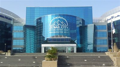 بالفيديو.. أستاذ بجامعة زويل: دعم السيسي يعد نقلة نوعية للمؤسسة