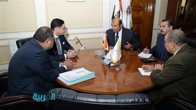 وزير التموين يبحث مع 