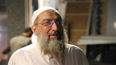 فتاوى أثارت الجدل حول ياسر برهامي.. الشيخ أباح عدم وجوب الدفاع عن العرض.. وحلل لمس الحائض للقرآن.. حرم قتل الزوجة اذا اُكتشف خيانتها.. ورفض مشاهدة مباريات كأس العالم 