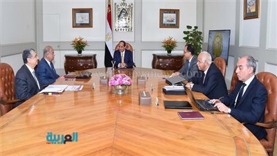 السيسي يستعرض آخر التطورات بمشروعات الكهرباء والإسكان الجديدة