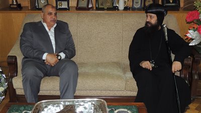 بالصور.. وفد كنسي يقدم التهنئة لمدير أمن السويس الجديد