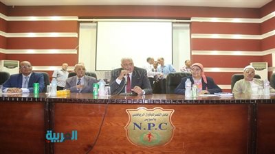 بالصور.. محافظ السويس يهنئ الفائزين بقرعة الحج للجمعيات الأهلية