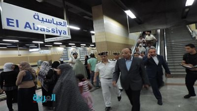 بالصور.. مدير شرطة النقل يتفقد الخدمات الأمنية بالمترو والسكة الحديد