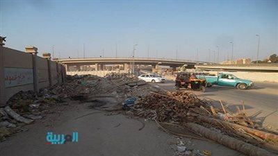 بالصور.. رفع 30 نقلة مخلفات هدم وبناء بمنطقة أرض مطار إمبابة 