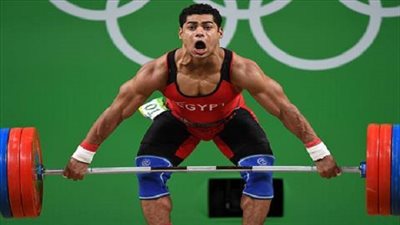 محمد إيهاب: تتويجي بالميدالية الأولمبية تخليدًا لذكرى والدي