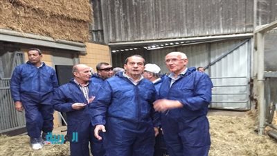 وزير الزراعة يتفقد عددًا من مزارع الإنتاج الحيواني في هولندا
