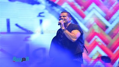 بالفيديو.. الهضبة يغني 