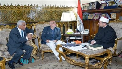 بالصور.. وزير الأوقاف يستقبل رئيس 