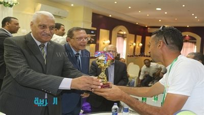 بالصور.. محافظ السويس يكرم الفرق الفائزة في بطولة الجمهورية 