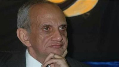 نائب نجع حمادي يطالب وزير الأوقاف بفرش مسجد