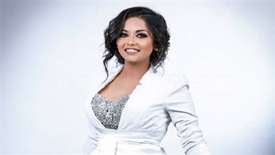 سهر الصياغ بإطلالة بيضاء في أحدث جلسة تصوير