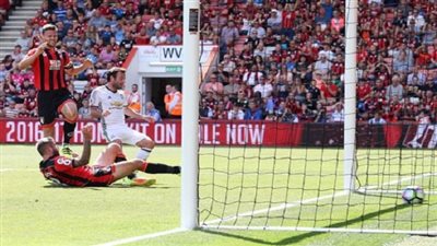 بالصور.. مانشستر يونايتد يسحق بورنموث في بداية 