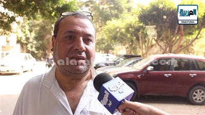 بالفيديو.. بين الإباحية والأدب.. رأي الشارع في طريقة 