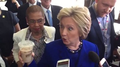 فيديو يعيد الشكوك في حالة كلينتون الصحية