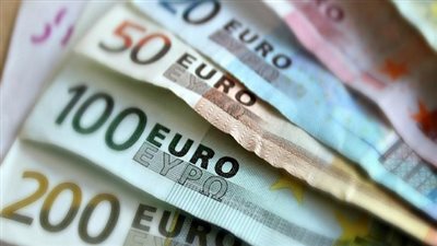 رسميًا.. اليورو يسجل 9.8 جنيه خلال تعاملات الإثنين