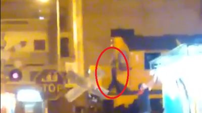 بالفيديو.. بعد واقعة البطاطا.. سائق  يوقف القطار ليشتري 