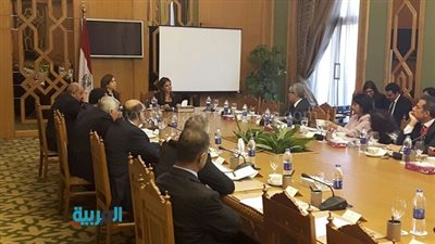 سحر نصر تزور 