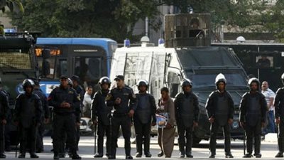 انتشار أمني مكثف بالقاهرة الجديدة لضبط قتلة 