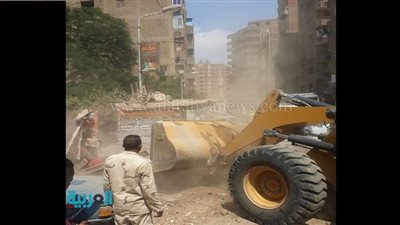 بالصور.. حملة لإزالة الإشغالات المخالفة بالعمرانية 