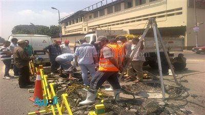 بالصور.. إنشاء بيارة صرف صحي بأحد شوارع الأميرية 