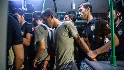 اعتقال 18 مسئولا برئاسة الوزراء لتورطهم في محاولة انقلاب تركيا