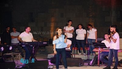 بالصور.. كارمن سليمان تشعل حفل 