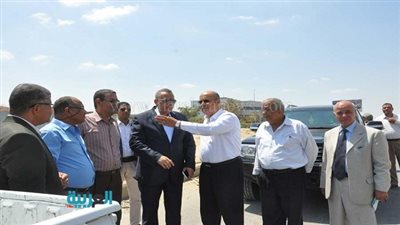 بالصور.. محافظ الجيزة يتفقد أعمال توسعة طريق المحولات بأبورواش 