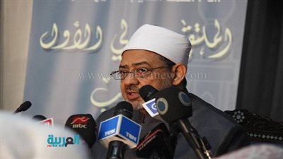شيخ الأزهر: الإسلام بريء من نشر عقيدة السلاح والإكراه 
