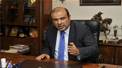 بعد اتهامه بالإقامة في فندق فاخر كلف الدولة 7 ملايين جنيه.. برلمانيون يطالبون بإقرار الذمة المالية لوزير التموين.. كارولين ماهر: 