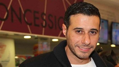 أحمد السعدني مع ابنه: 