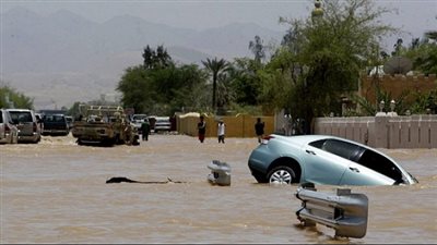 مصرع وإصابة 16 شخصًا في إعصار يضرب غرب اليمن