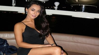 الممثلة الإيرانية صدف طاهريان تنشر صورًا جريئة على 