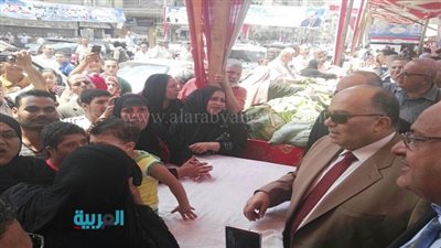 رئيس المخابرات ومحافظ الدقهلية يفتتحان أسواق المحروسة 