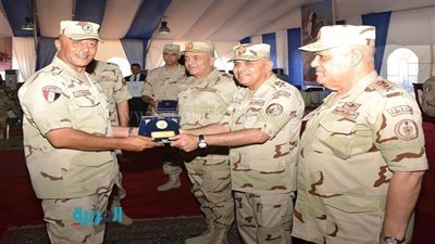 بالصور..وزير الدفاع يشهد المرحلة الرئيسية لمشروع 