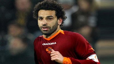 بالصور.. صفحة روما تتحدث عن وصلة مدح من شاب عربي لمحمد صلاح