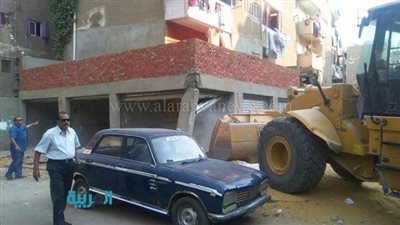 بالصور.. حملة لإزالة المباني المخالفة بحي المقطم 