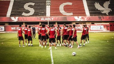 بث مباشر.. الأهلي يحل ضيفًا على أسيك بـ