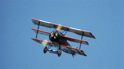 موظف يخترع طائرة صغيرة حتى يصل عمله مبكرًا