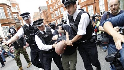 اعتقال جندي بريطاني يشتبه بتورطه في أعمال إرهابية