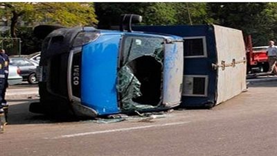 إصابة ضابط شرطة و5 أفراد في انقلاب سيارة بسمالوط