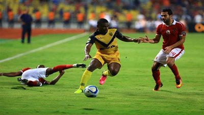 تعادل سلبي بين الأهلي وأسيك في الشوط الأول