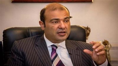 منع وزير التموين من السفر وفتح ملفات القمح والبطاقات الذكية 