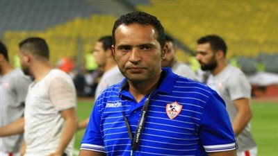 الجهاز الفني ولاعبو الزمالك يحتفلون بعيد ميلاد حمادة أنور