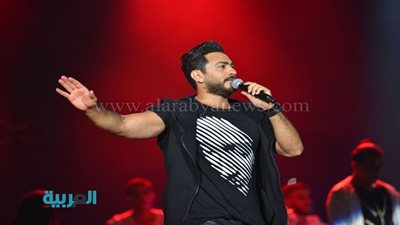 بالصور.. تامر حسني يشعل حفل الساحل الشمالي