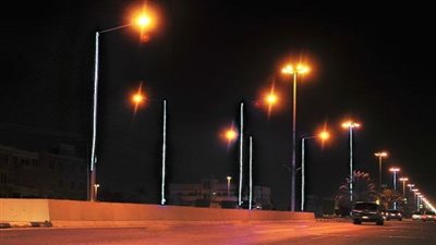 بالصور.. عمود إنارة بمدينة بنها يثير سخرية رواد 